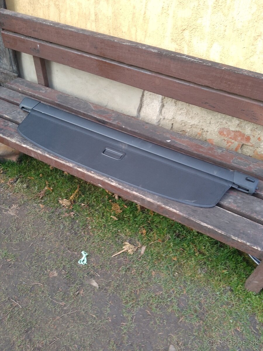Pasat b 6 combi zadná roleta