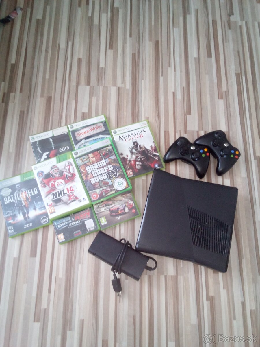 Xbox 360 + 2 ovládače a hry