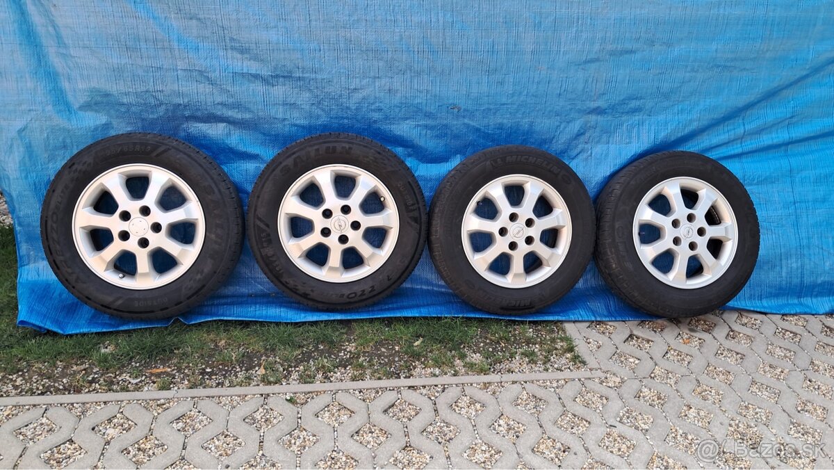 Predám 4x hliníkové disky + letné pneumatiky 195/65 R15