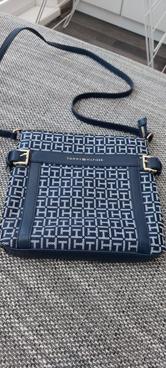 Tommy Hilfiger kabelka