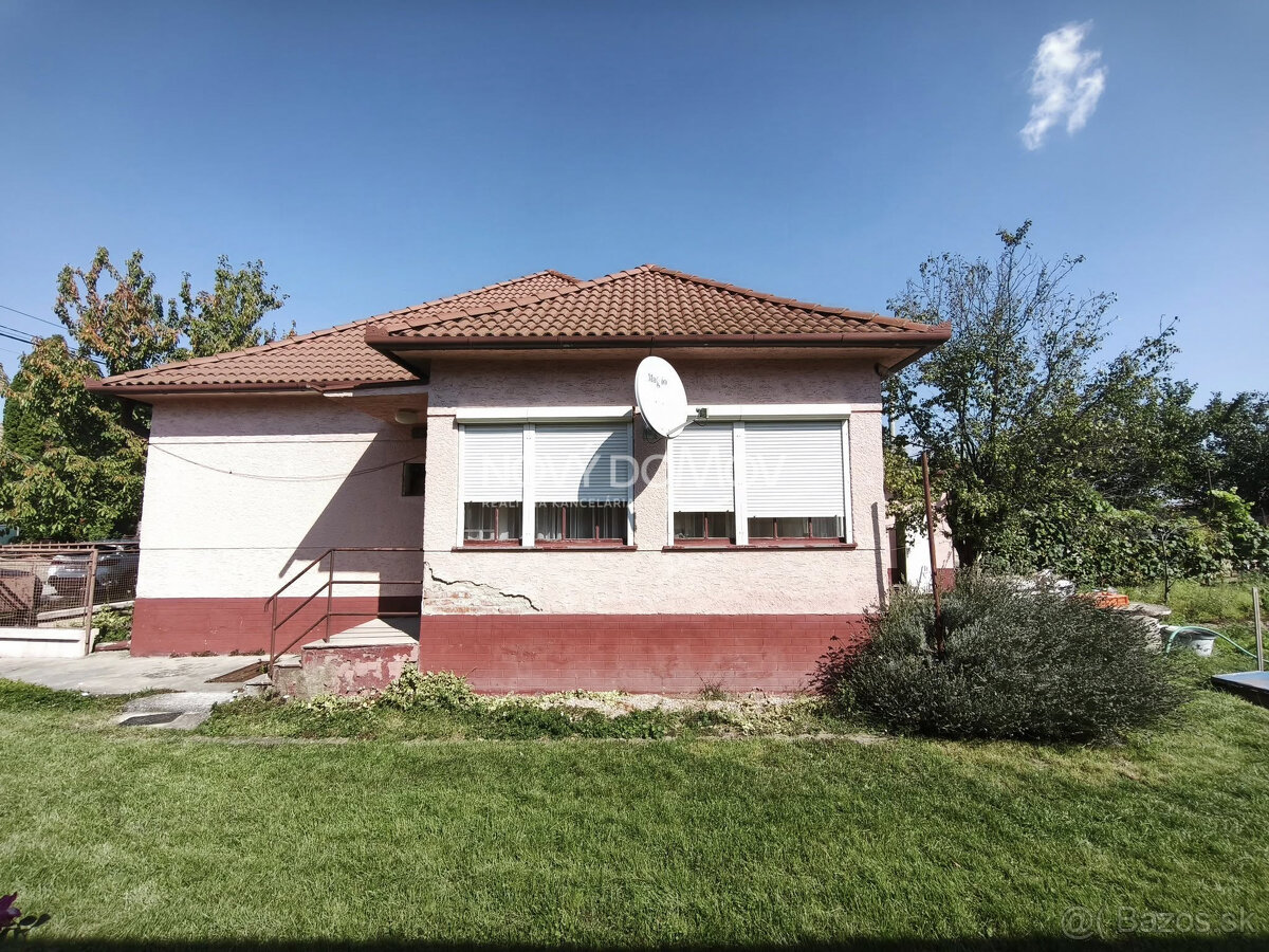 PREDAJ – starší rodinný dom na veľkom pozemku 758 m², Váhovc