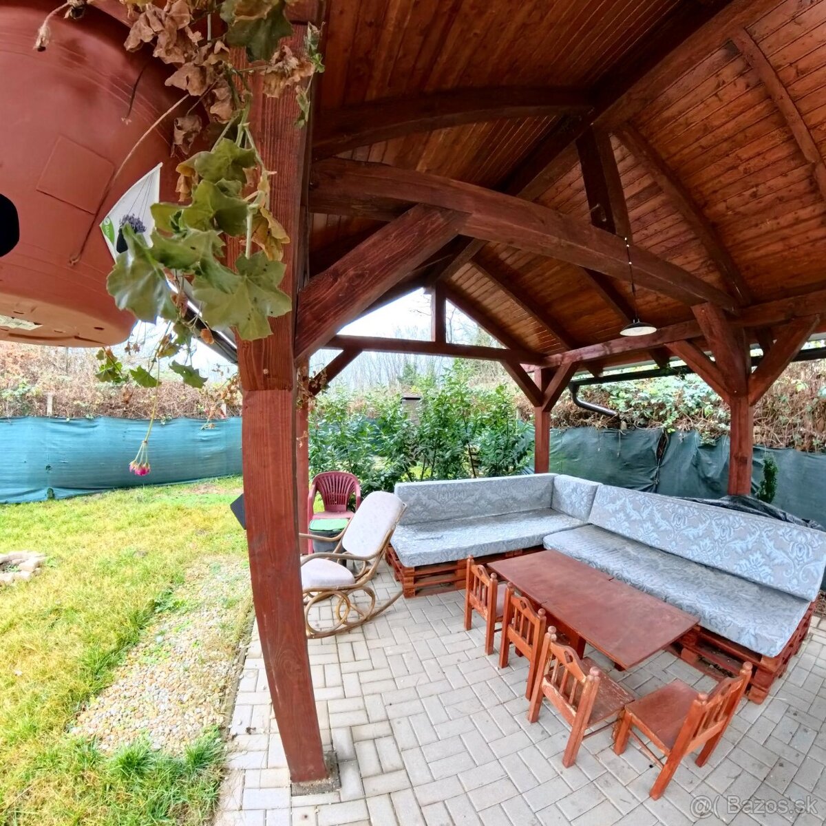 Záhrada na predaj-v pokojnej lokalite v Nových Zámkoch