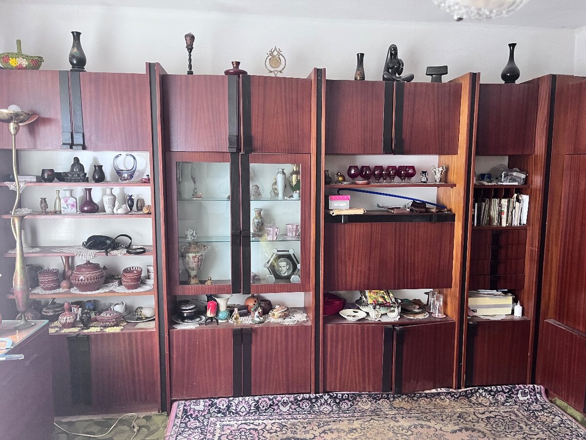 Retro obývacia stena