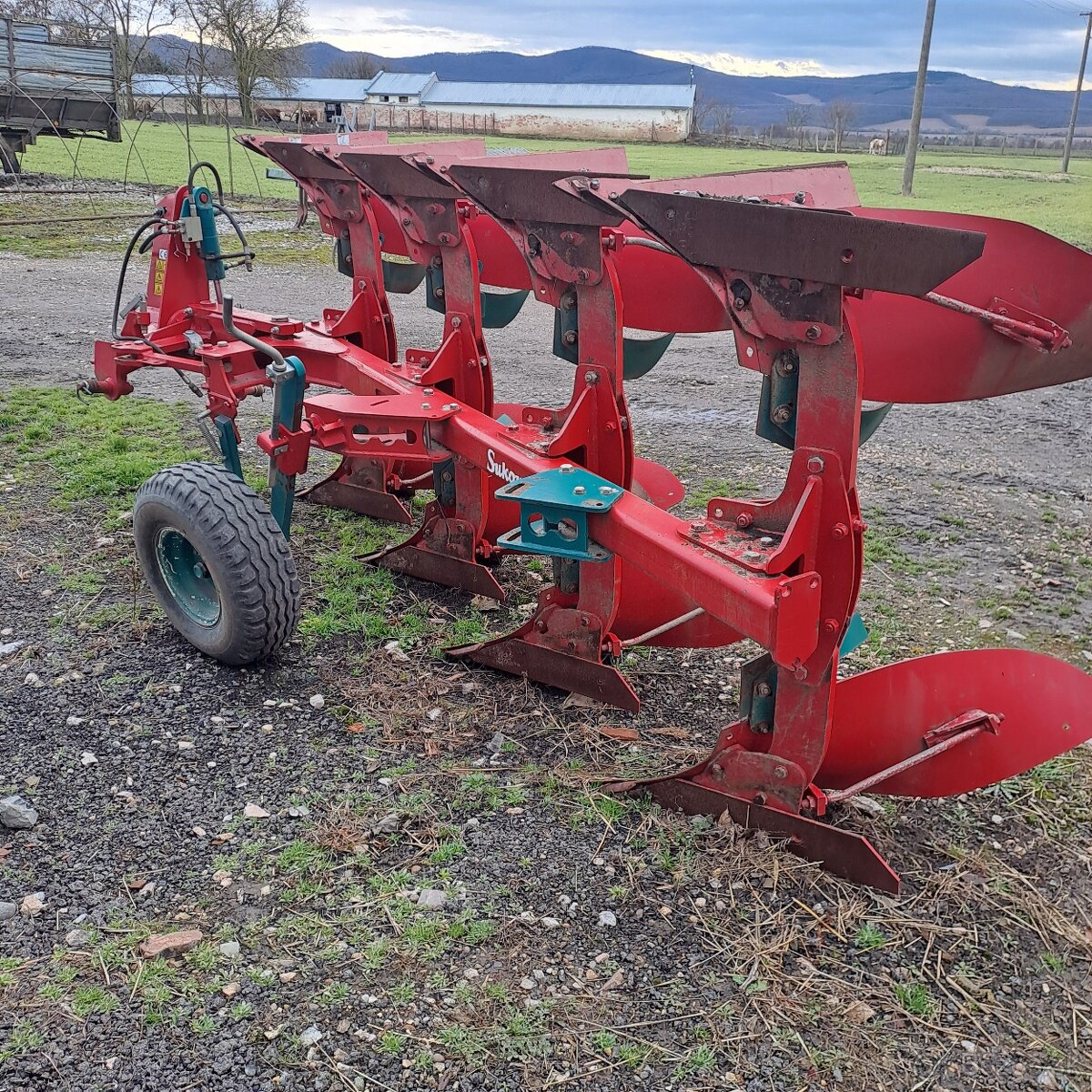 4 radličný pluh Sukov