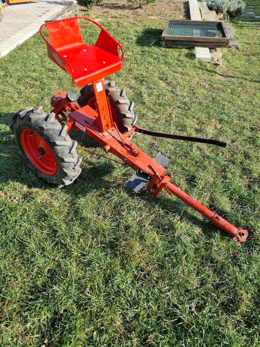 Nosič náradia VARI