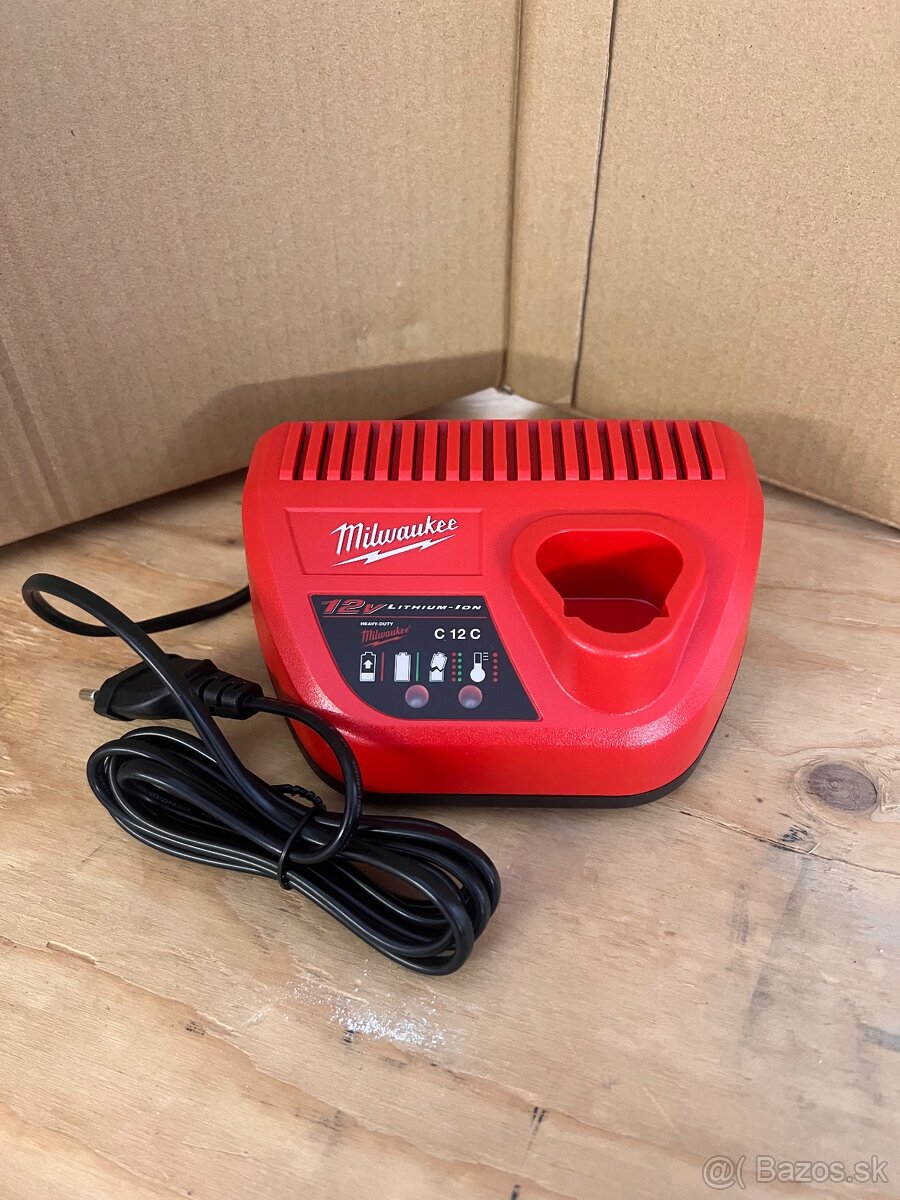 Milwaukee C12C – nabíječka Na 12V baterie