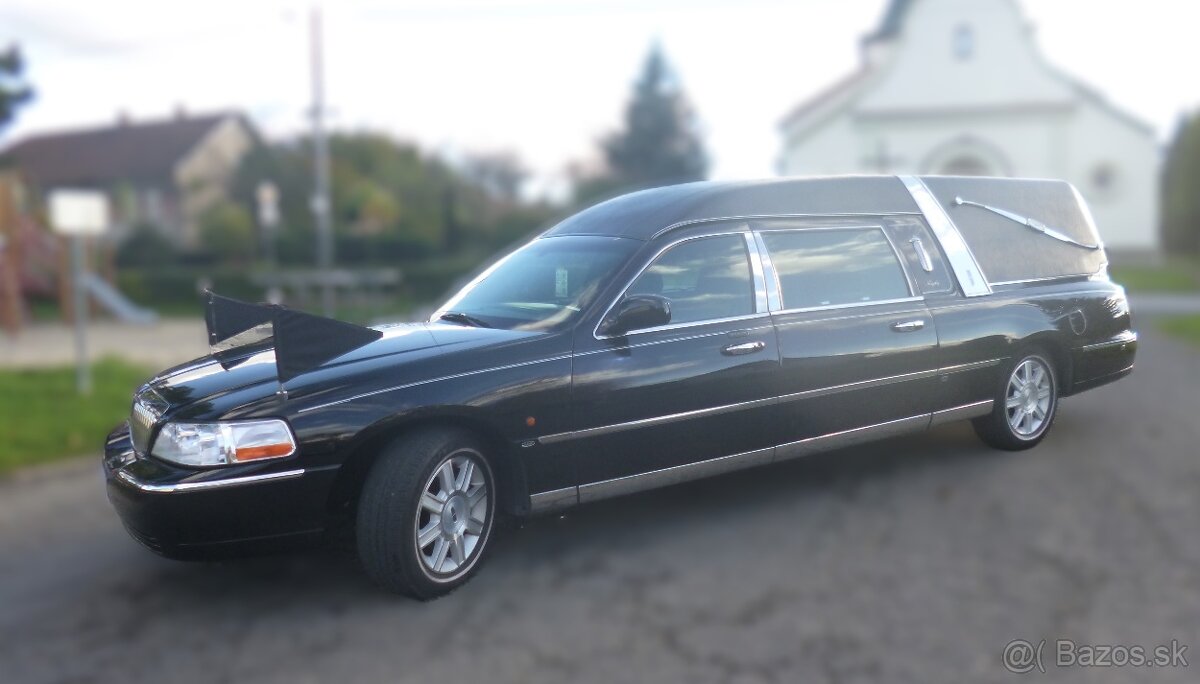Pohřební vozidlo Lincoln Town Car