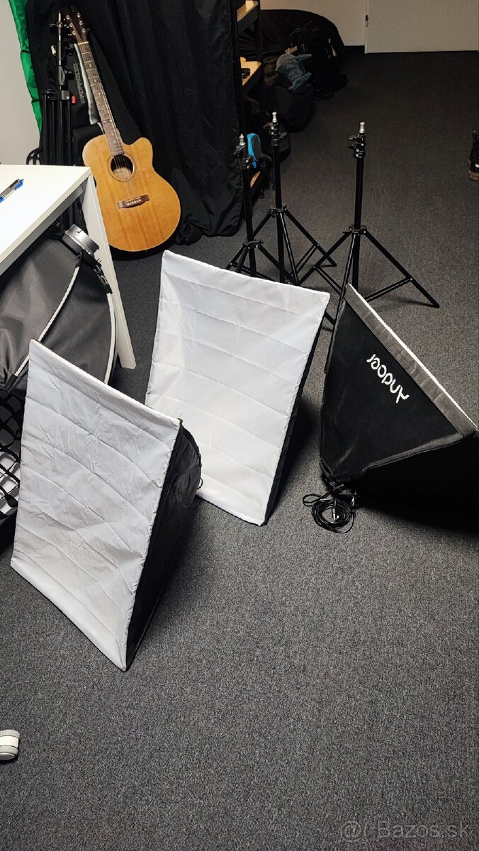 Fotografické svetlá + statívy 3ks