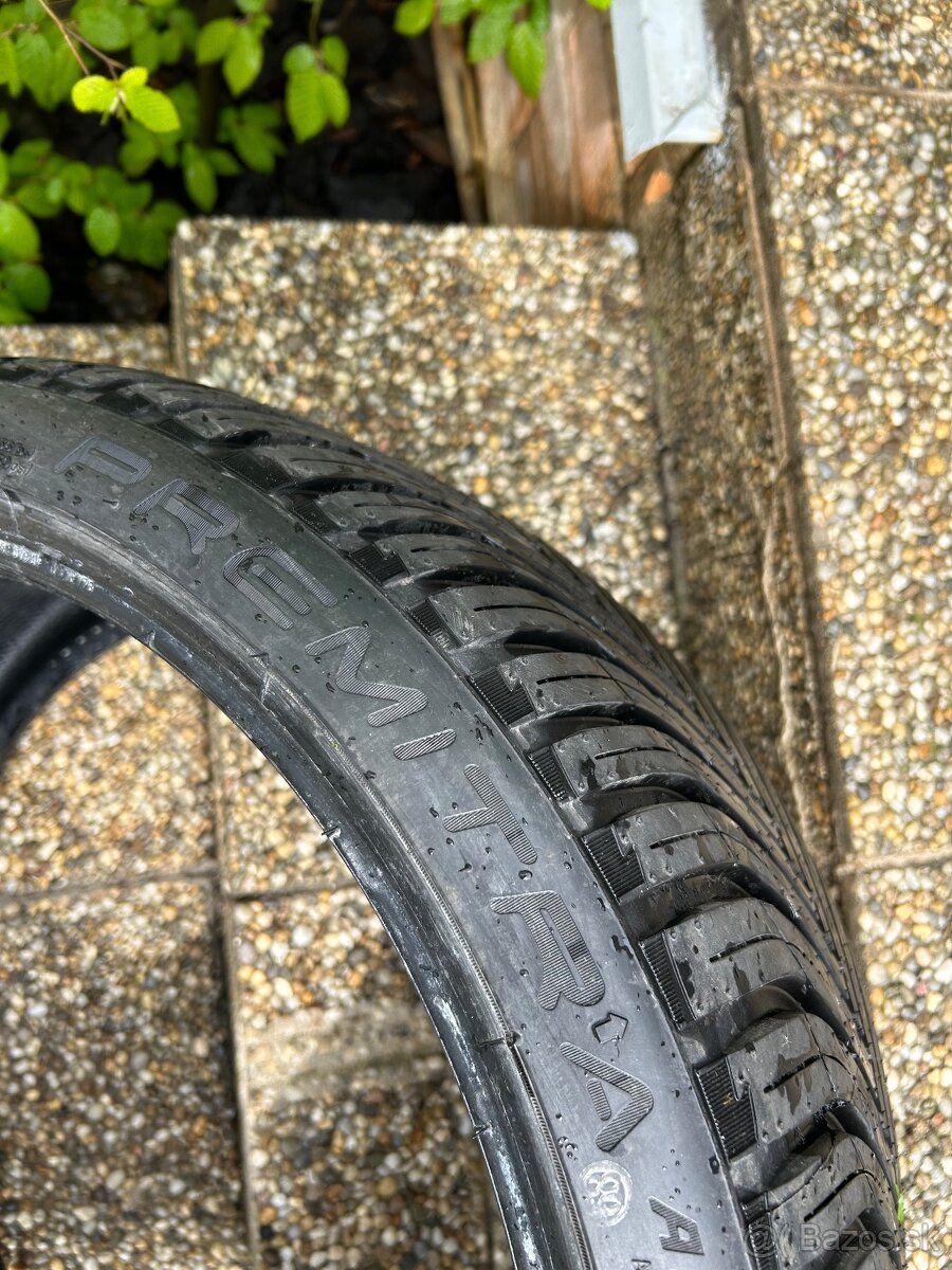 Celoročne pneumatiky R19