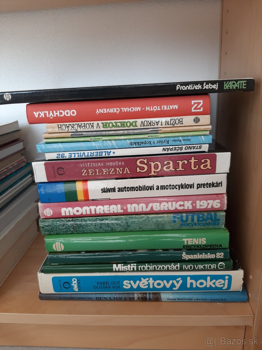 ŠPORT - KNIHY o futbale, tenise, hokeji...