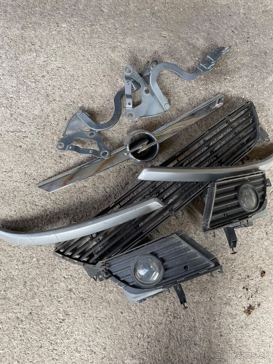 Opel Corsa C, mriežka, hmlovka,pánty