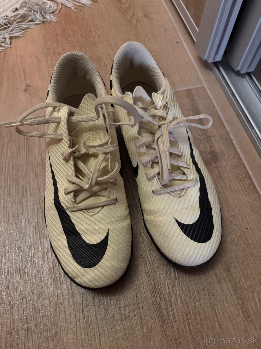 Kopačky Nike 36.5