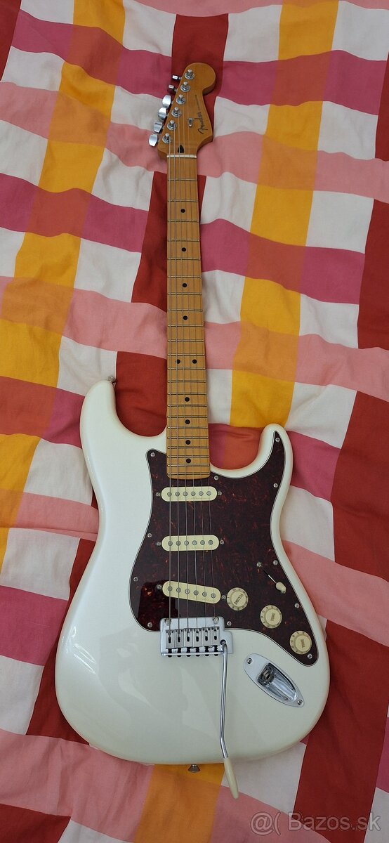 Fender Player Plus Stratocaster (Olympic White)