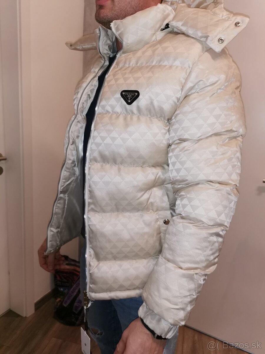 Predám zimnú bundu Prada – béžová, veľkosť L/XL