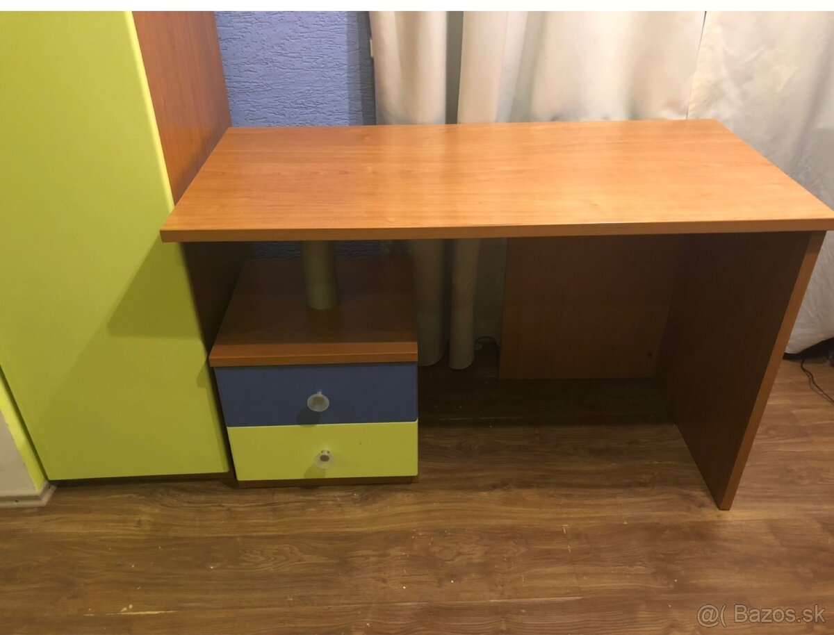 Písací stôl a Skrina