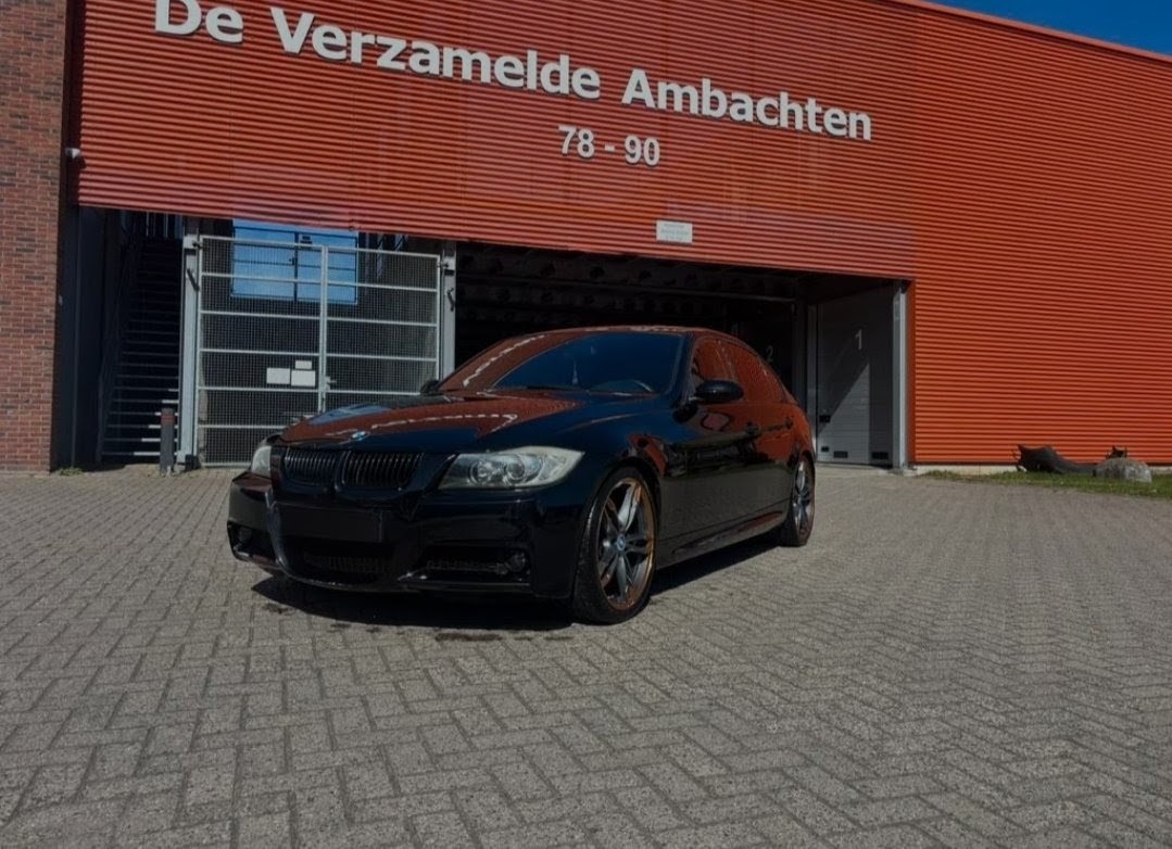 Predám bmw e90 330xi 2006