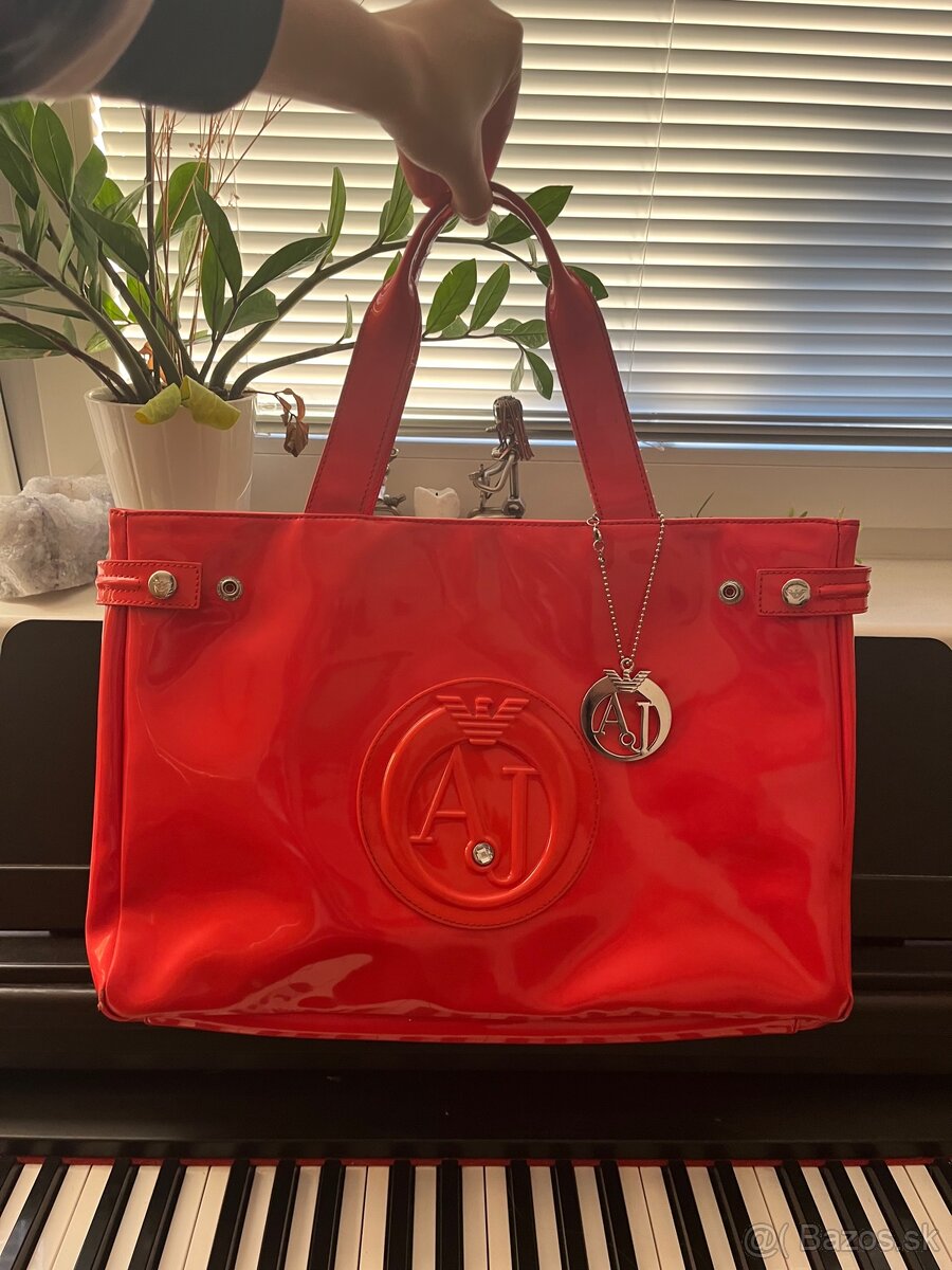Armani Jeans kabelka originál červená lakovaná