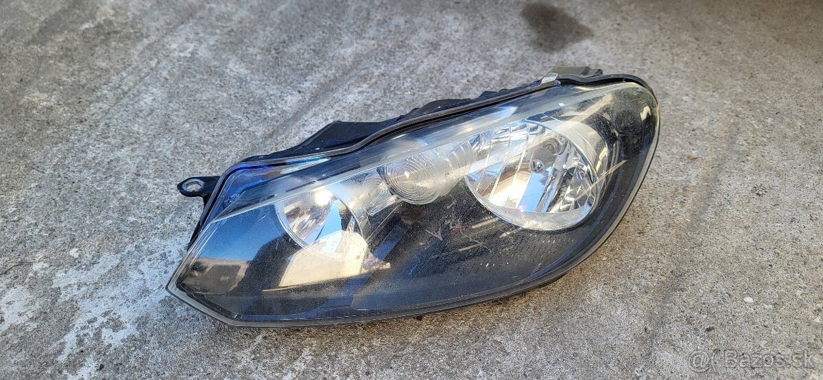 PREDNE SVETLO VOLKSWAGEN GOLF 6