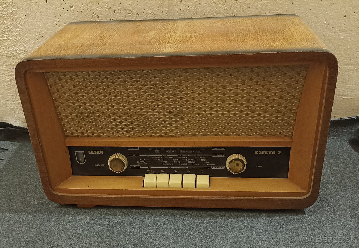 Staré retro rádio Tesla Gavota 2 (428A)