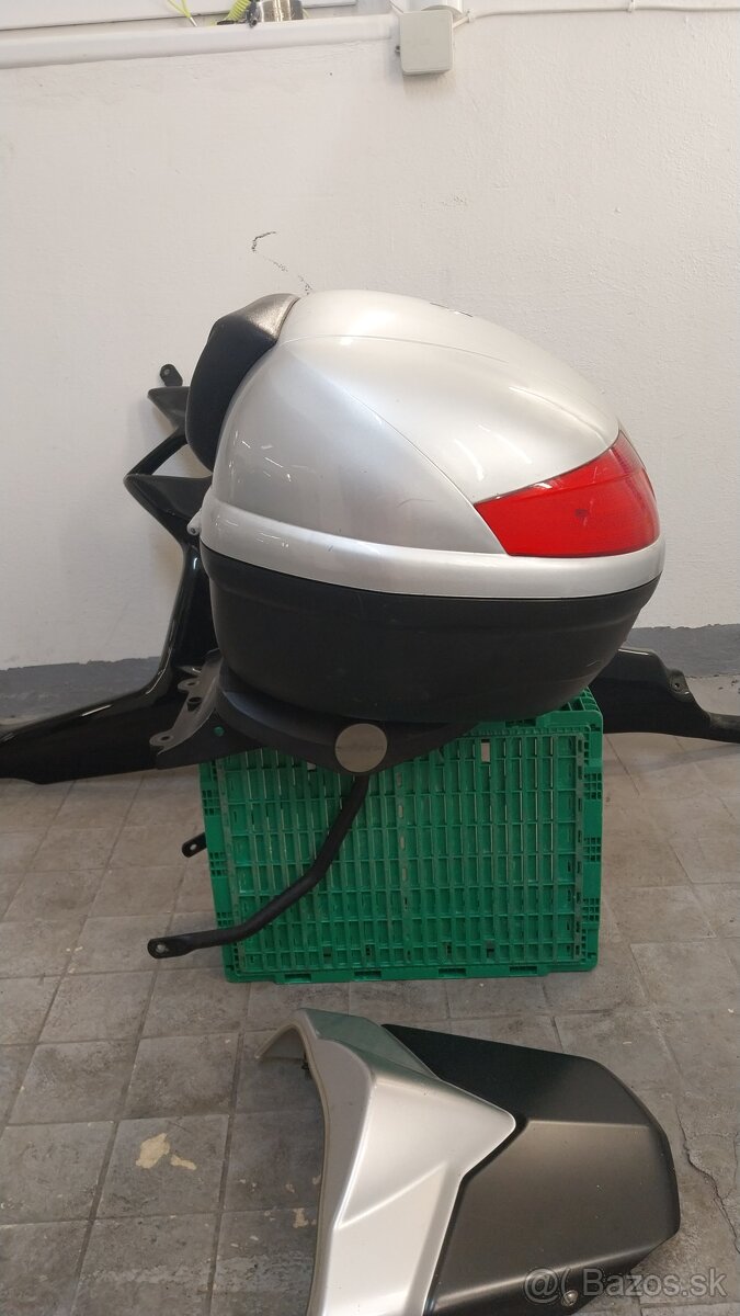 Diely na suzuki GSR 600 2009