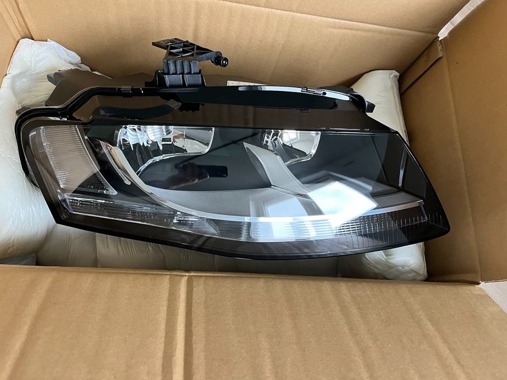 Predné svetlá Audi A4 B8