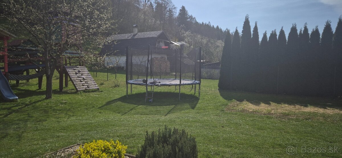 Trampolína