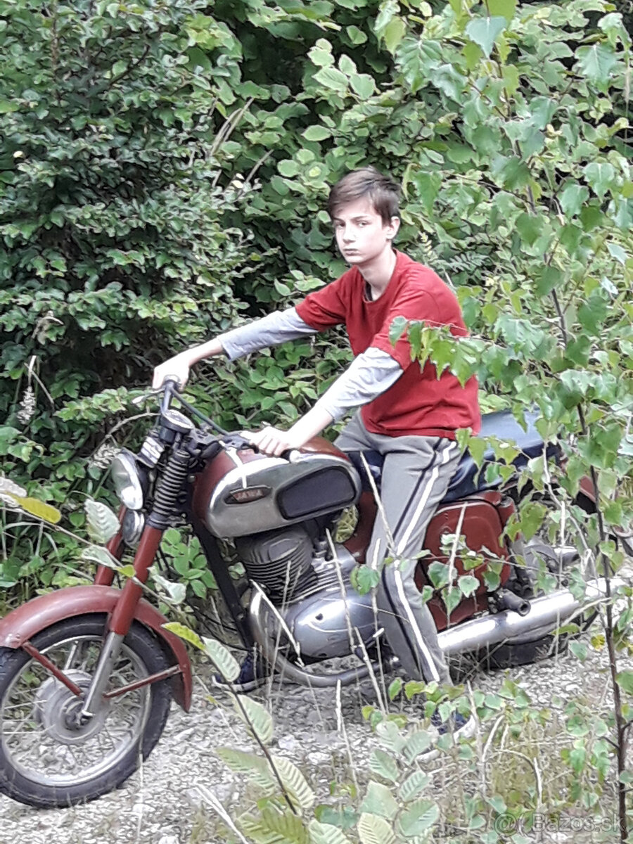 Jawa 250 592