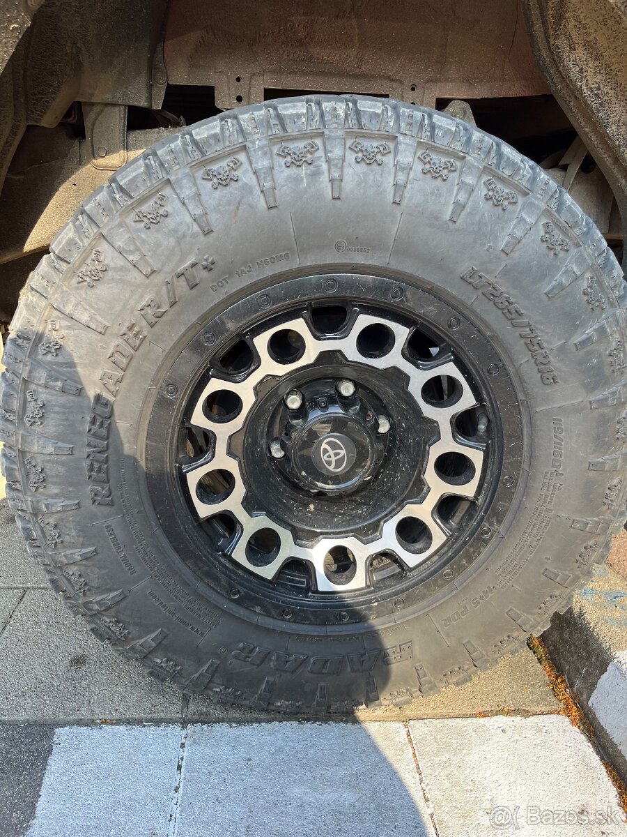 Toyota hilux gumy