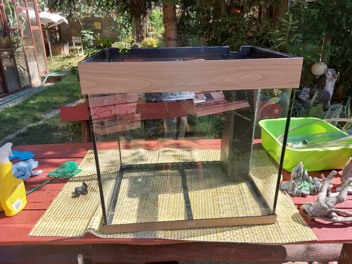 Akvárium JUWEL Lid 120l LED dub. farby