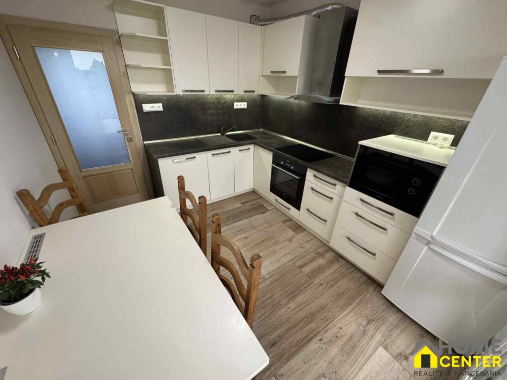 PREDAJ : ZREKONŠTRUOVANÝ 3i BYT S VYSOKÝM ŠTANDARDOM
