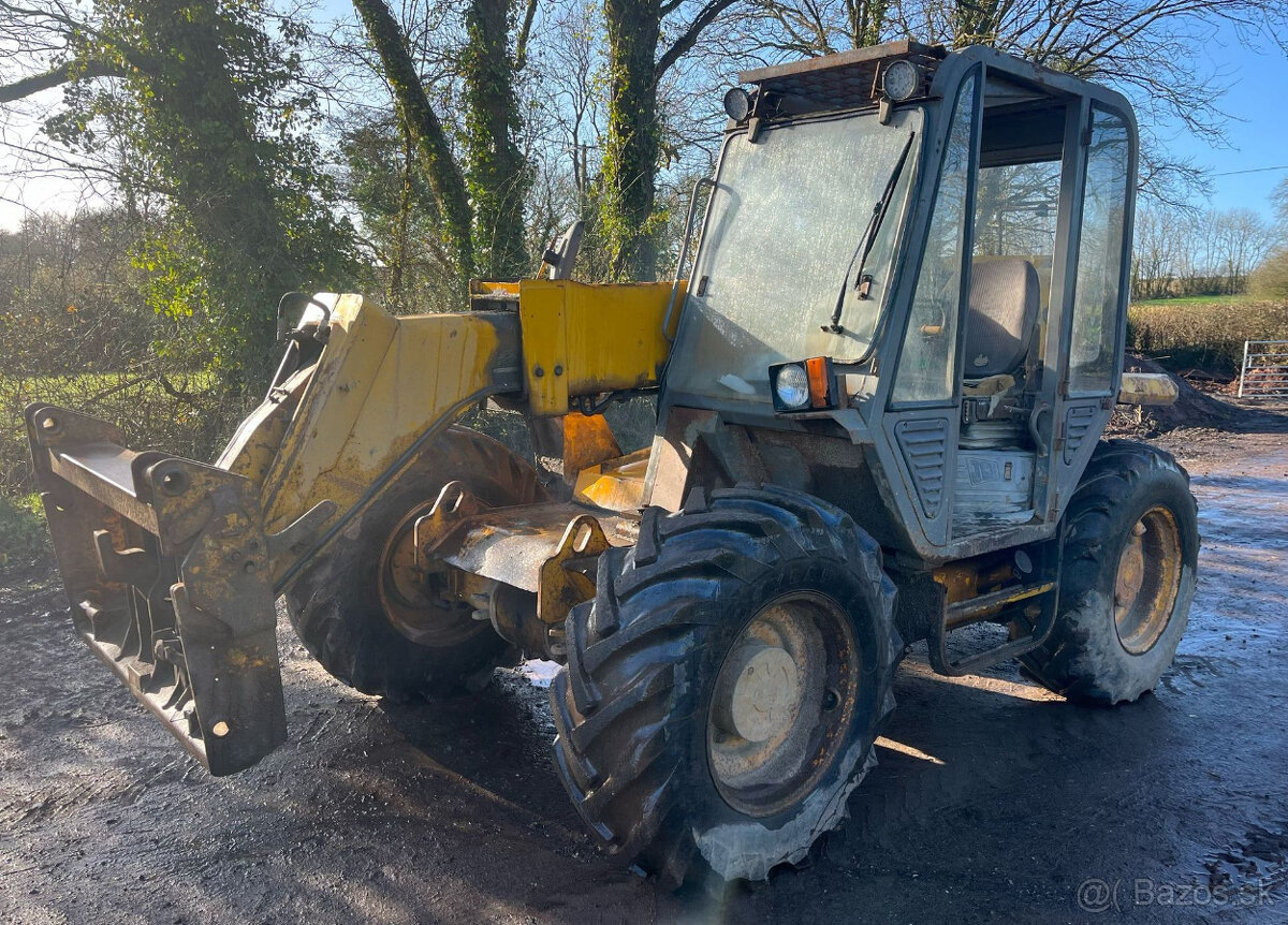 teleskopický nakladač JCB 525 58, 255 000Kč + DPH