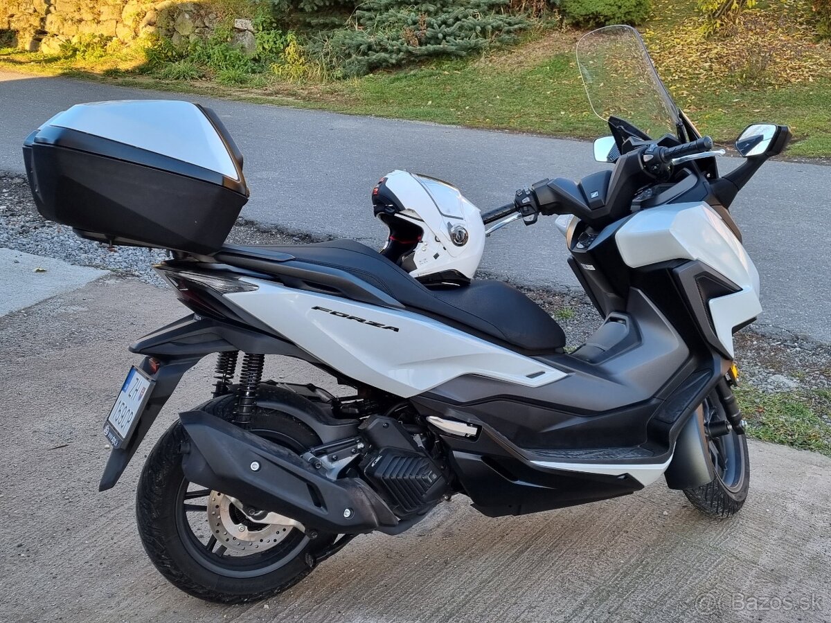 Honda Forza 125 Smart Top Box, biela farba