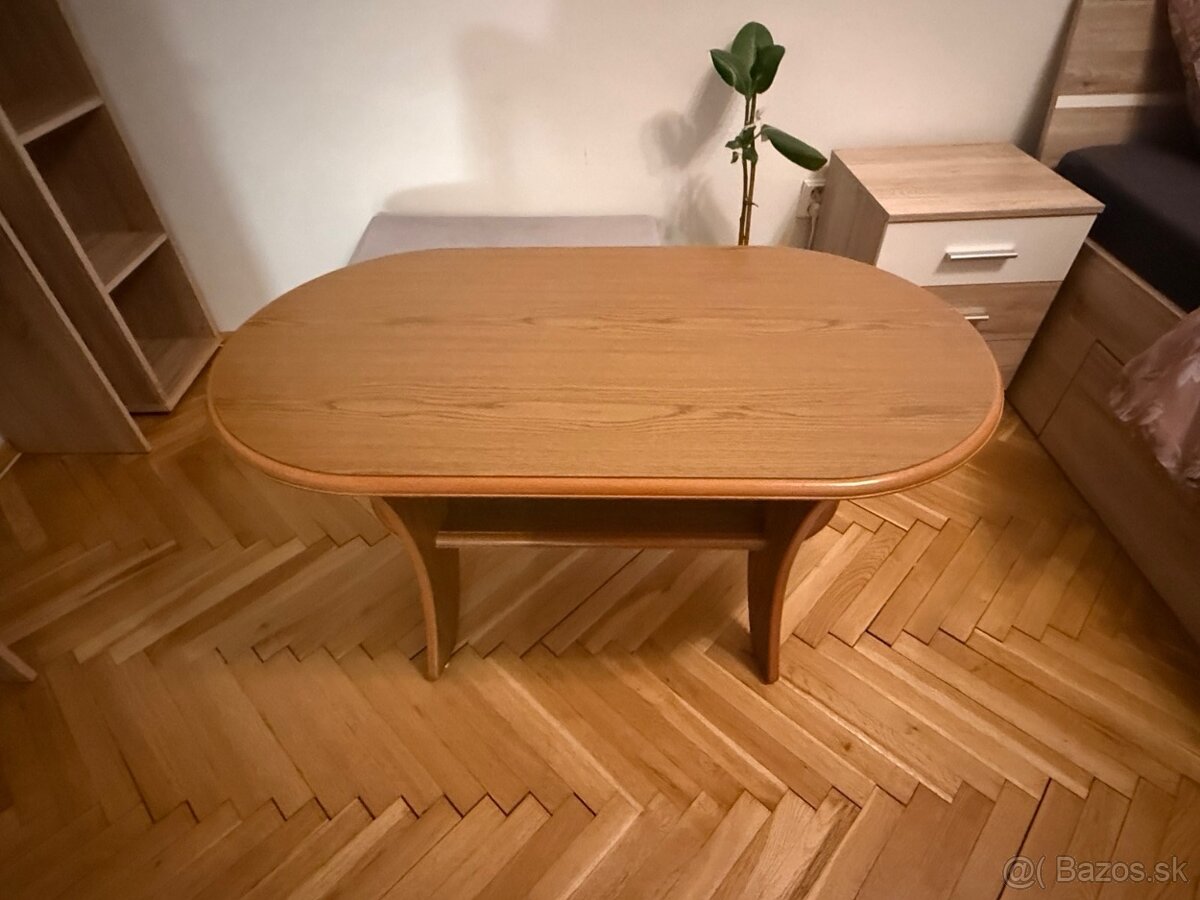 Konferencny stolik