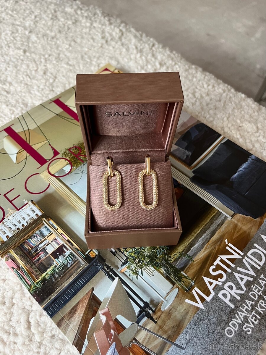 Náušnice so vsadenými zirkónmi