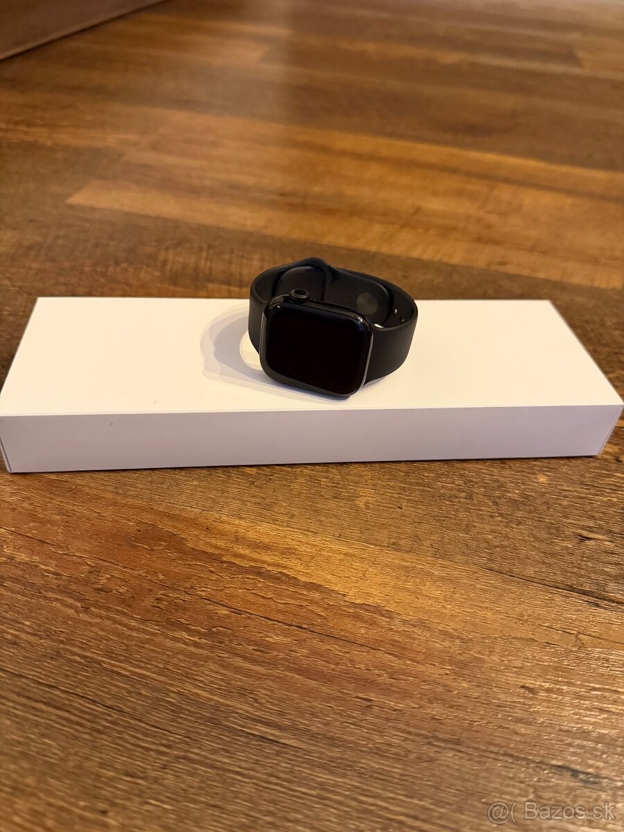 Apple Watch 10 42mm - čierne