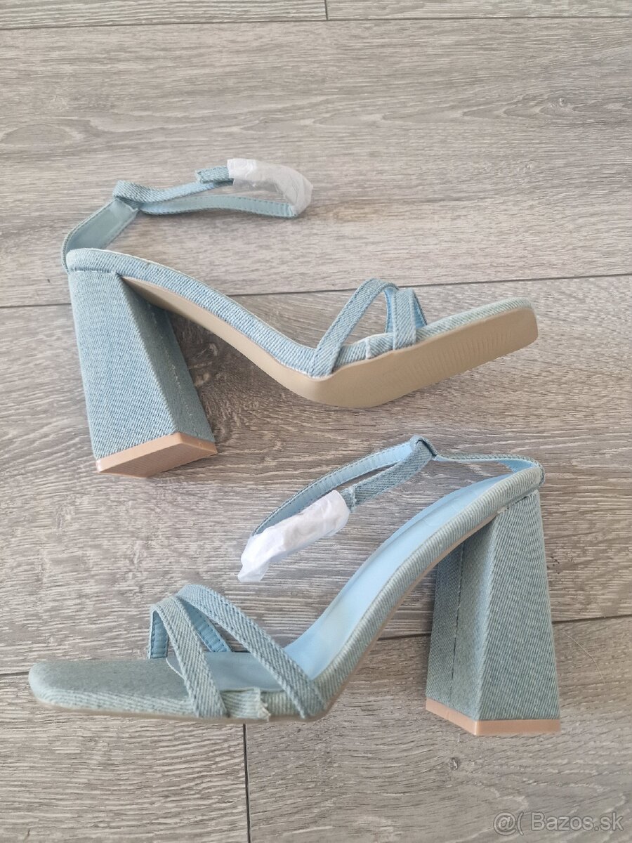 Sandálky v.39