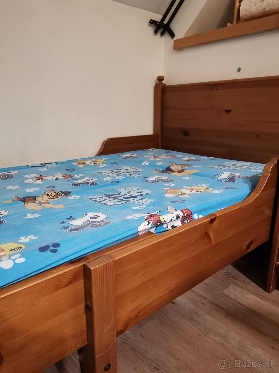 Leksvik posteľ rastúca