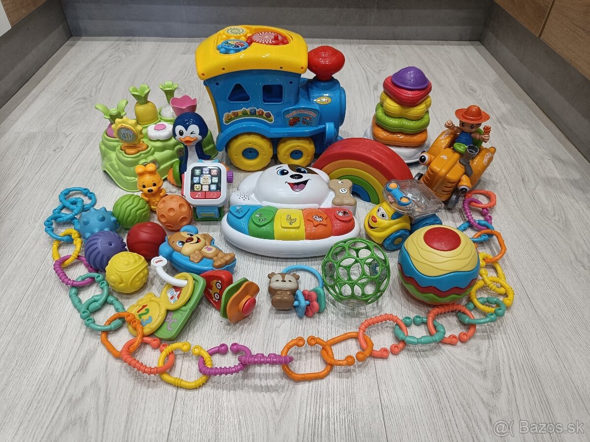 Rôzne hračky pre menšie dieťa