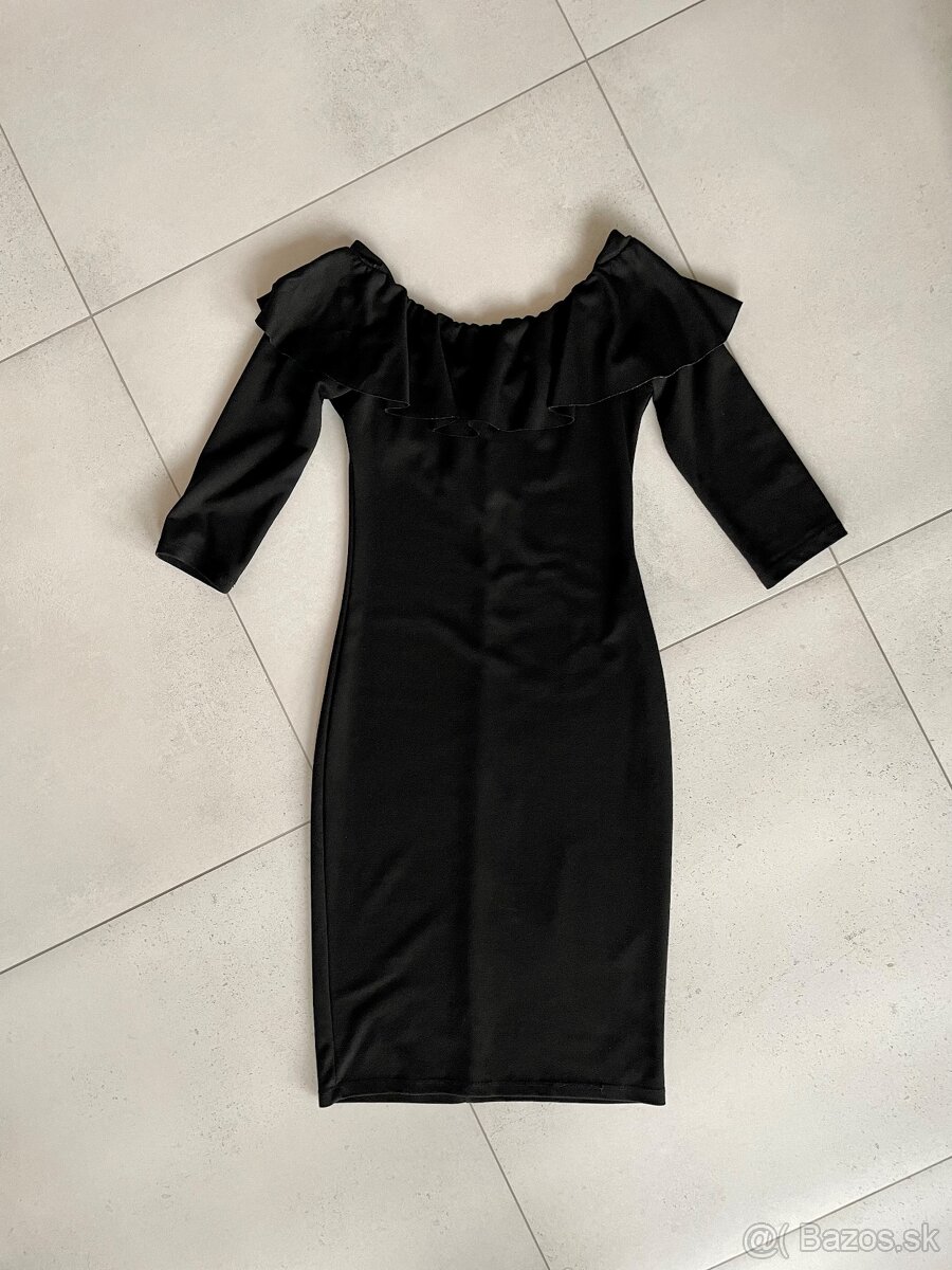 Čierne šaty s volanom ZARA