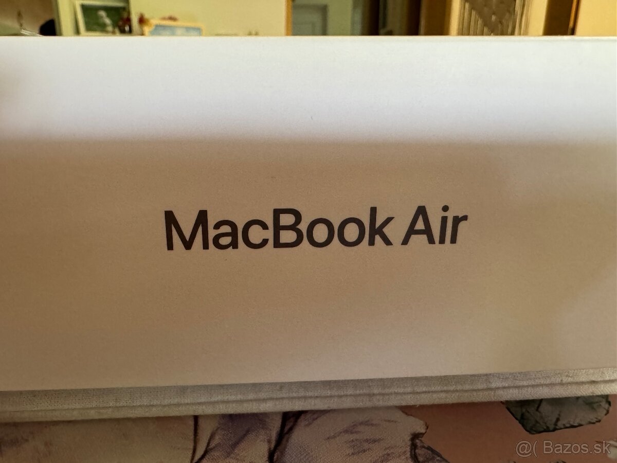 Macbook Air 2021 Veľmi málo používaný