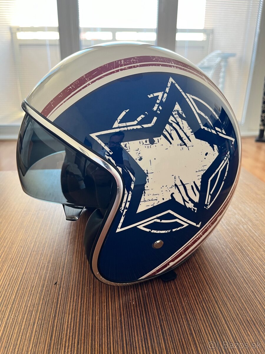 Prilba moto