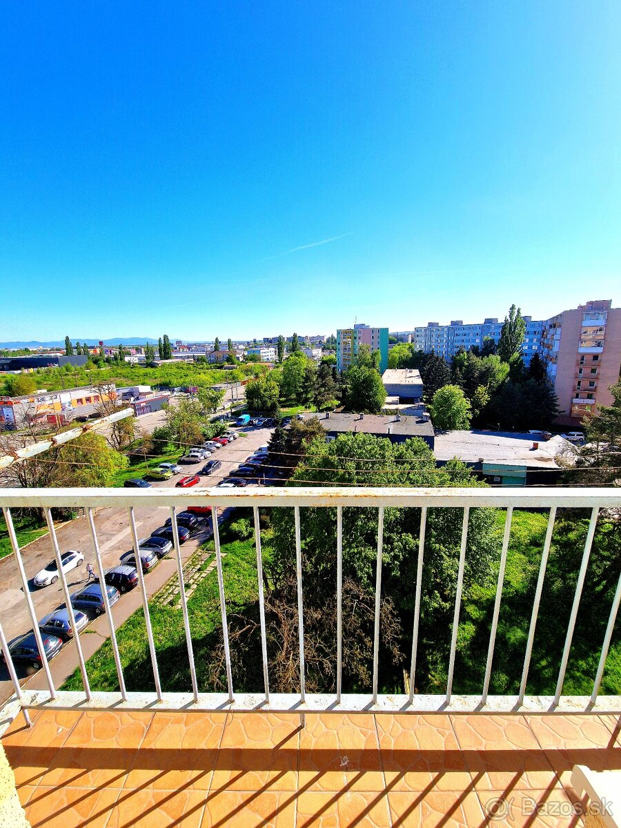 PREDÁM 3 - IZBOVÝ BYT S BALKÓNOM, KOŠICE - TERASA - ZÁPAD