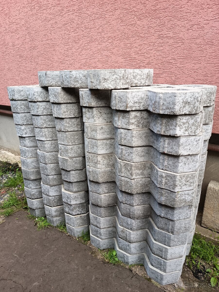 Predám zatravňovaciu dlažbu