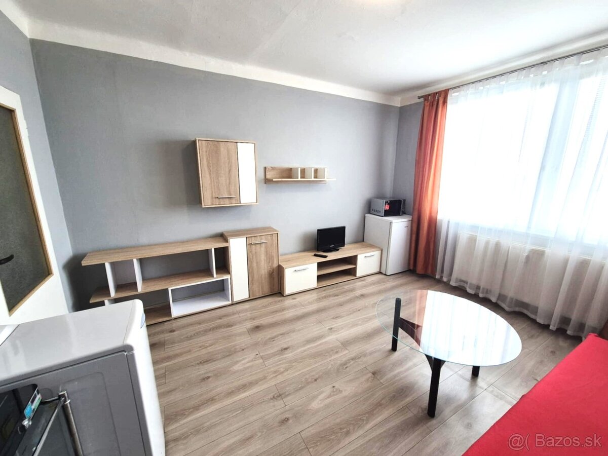 PREDAJ - Prerobená a zariadená garsónka na Gazdovskej ulici