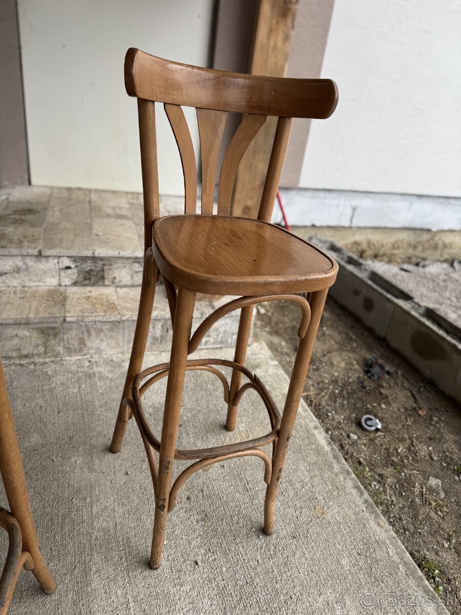 Vysoke stolicky zn. Ton