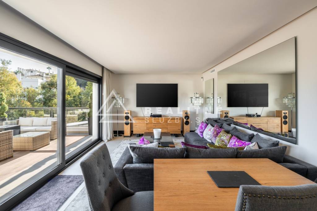 Nueva Andalucia, Penthouse Aloha Lake – 3-spálňový apartmán