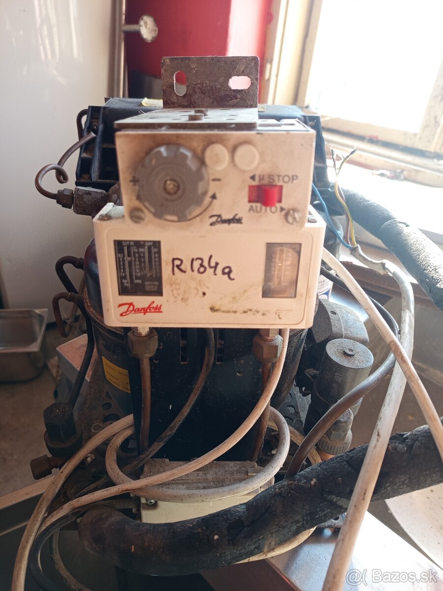 Riadica jednotka/chladiaci kompresor