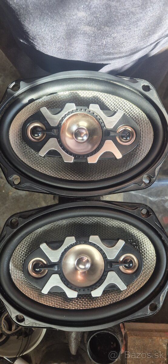 Reproduktory 6x9