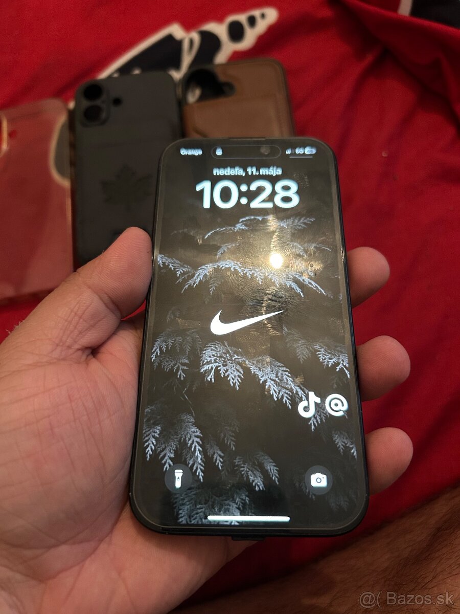 Predám iPhone 16