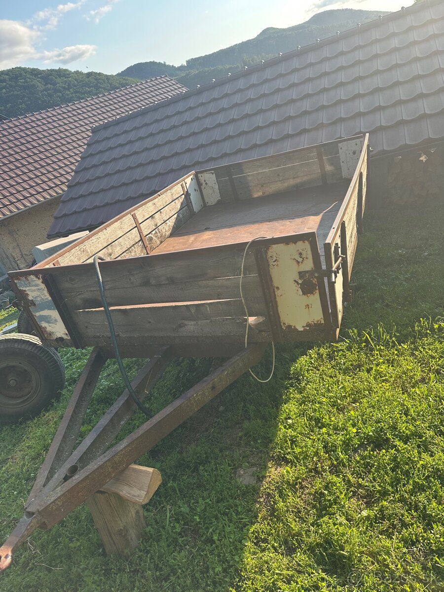 Vyklápacia vlečka